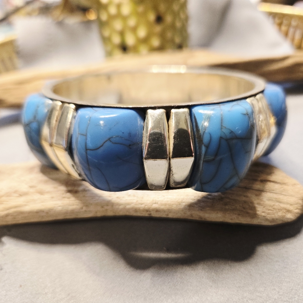 Vintage Chuncky Large Turquise Color And Silver Tone Bangle Bracelet
